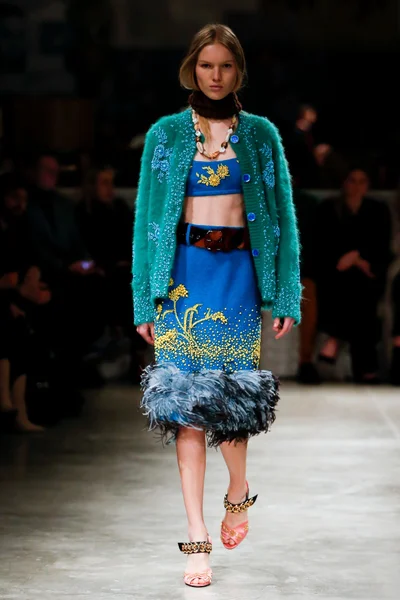 Look 12